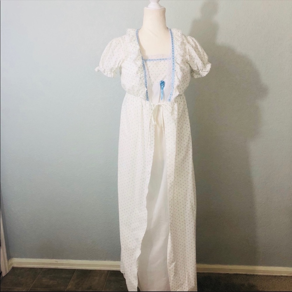 Vintage motherhood maternity nursing night gown.